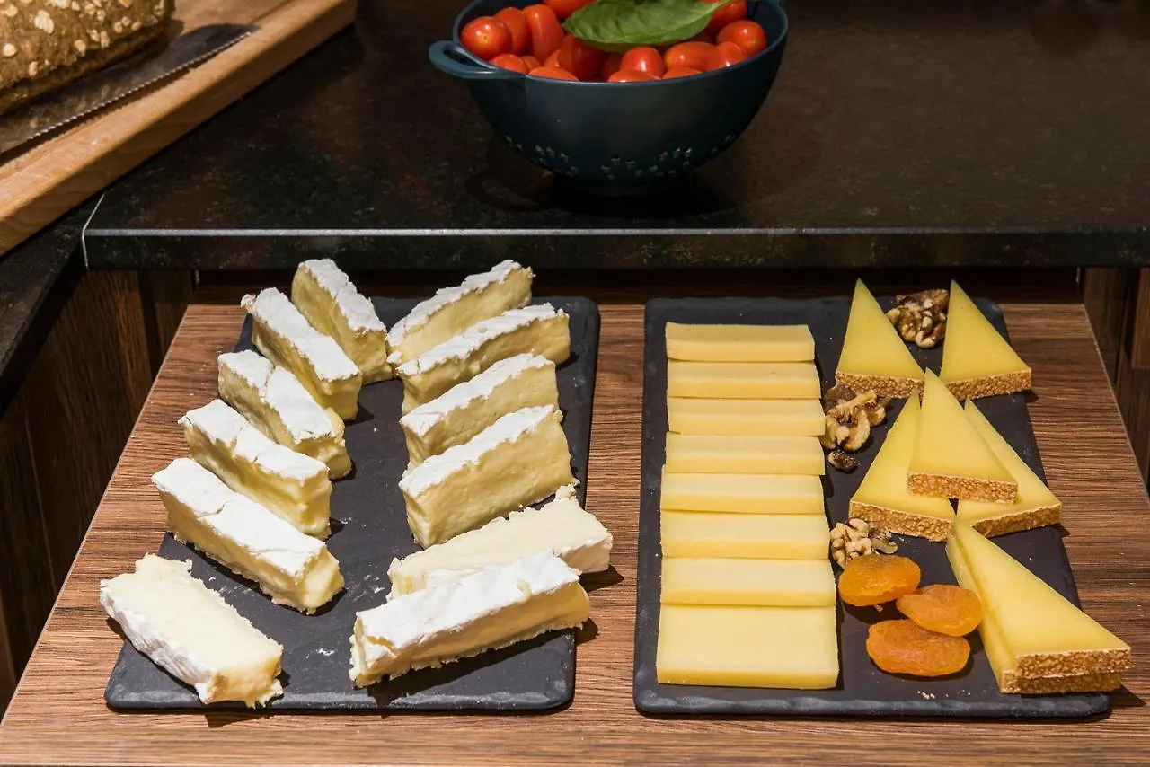 Hotel Mercure Paris Suresnes Longchamp 4*,  Frankrig